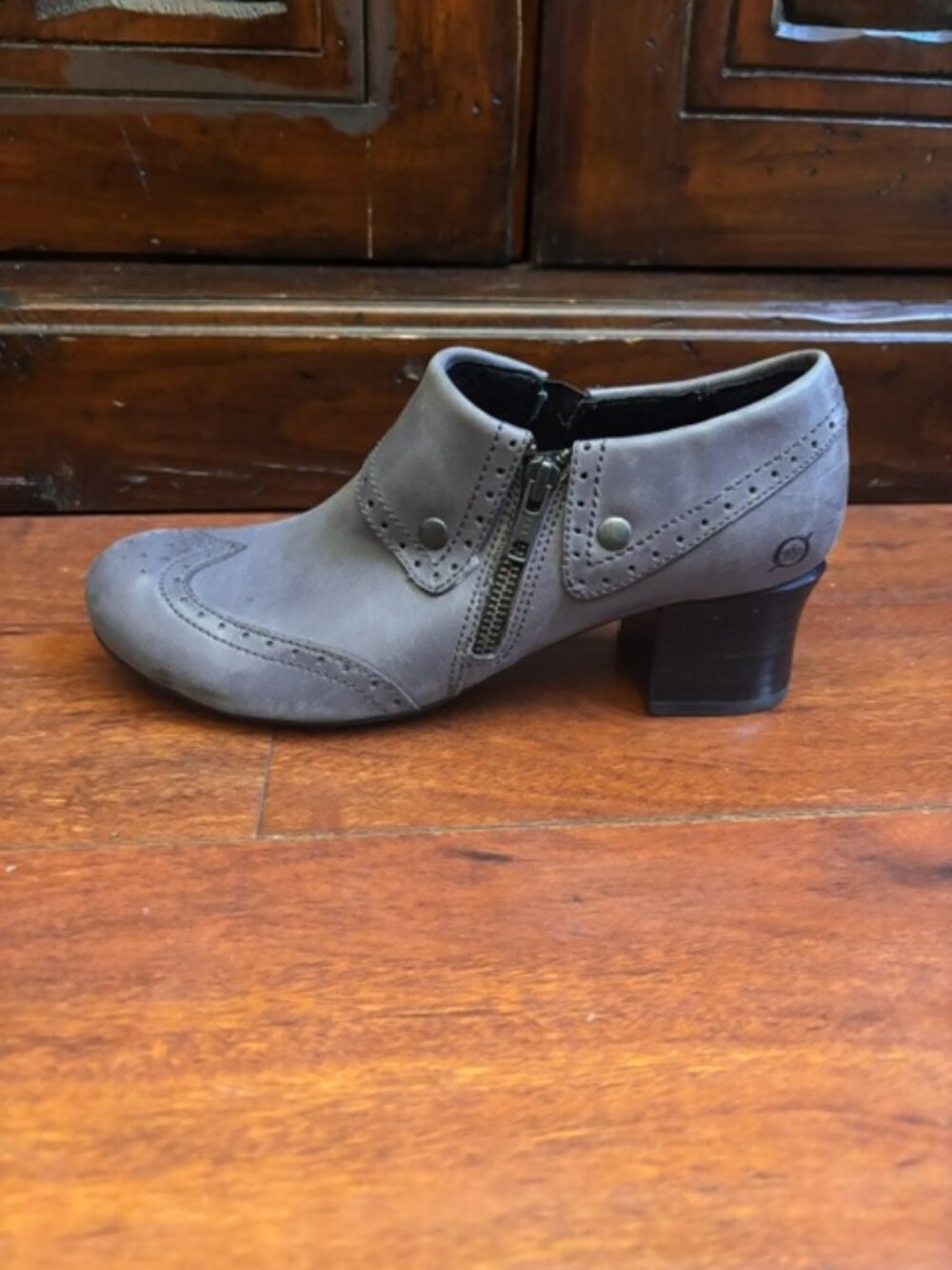NWOT Born Wingtip Booties Size 9